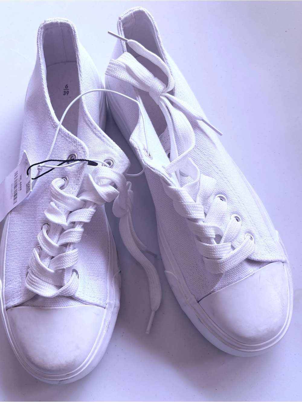 Yours Clothing White Low-Top Canvas Lace-Up Sneakers - Picture 1 of 10
